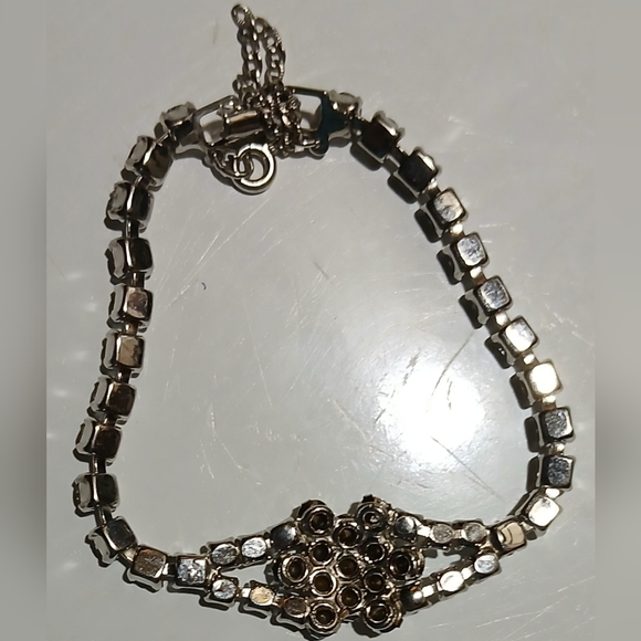 Elegant Silver Sapphire Bracelet - Picture 2 of 3